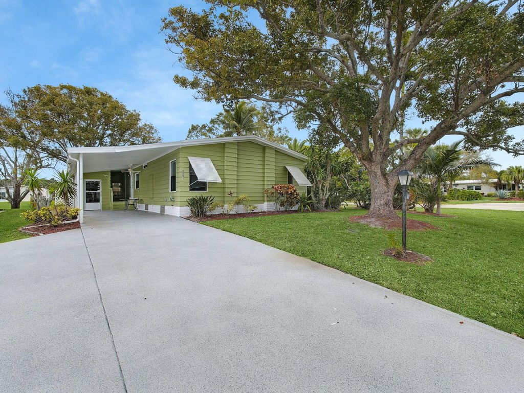 8201 Cinnamon Lane, Port St Lucie, FL 34952