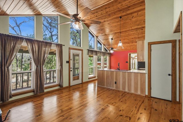 531 Knollwood Lane, Holly Lake Ranch, TX 75765