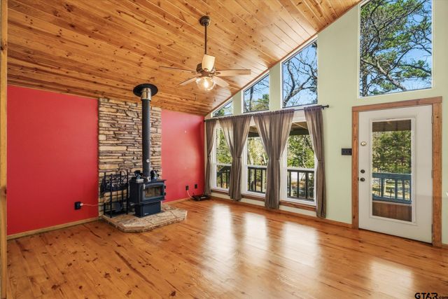 531 Knollwood Lane, Holly Lake Ranch, TX 75765