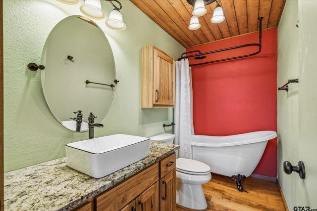 531 Knollwood Lane, Holly Lake Ranch, TX 75765