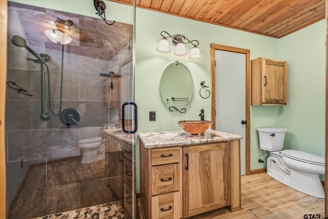 531 Knollwood Lane, Holly Lake Ranch, TX 75765