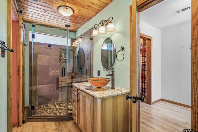 531 Knollwood Lane, Holly Lake Ranch, TX 75765