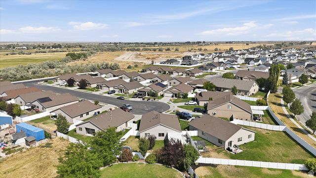 3445 W BRIDLEWOOD CT, Plain City, UT 84404