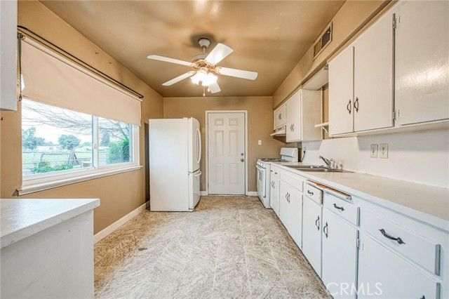 6729 W Clinton Avenue, Fresno, CA 93723