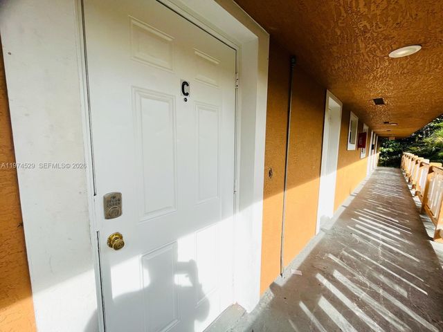 608 SW 16th Ave B, Fort Lauderdale, FL 33312