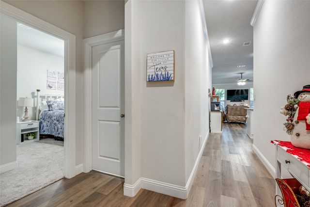 306 Osage Court, Krum, TX 76249