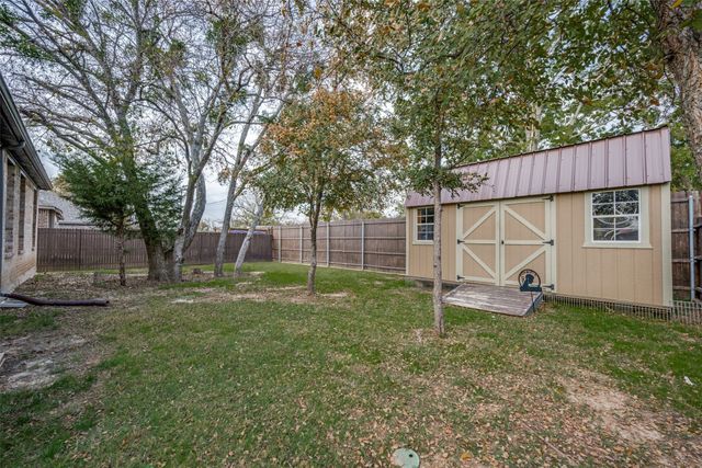 306 Osage Court, Krum, TX 76249