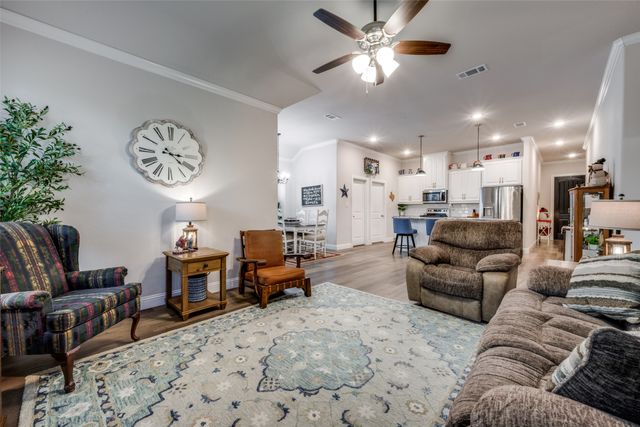 306 Osage Court, Krum, TX 76249