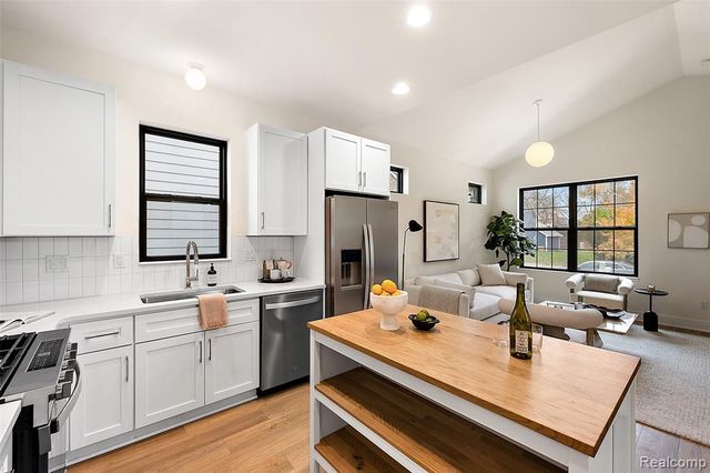 8748 Agnes Street, Detroit, MI 48214