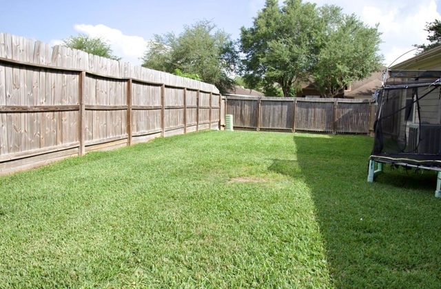 7911 Trestletree Way, Baytown, TX 77521