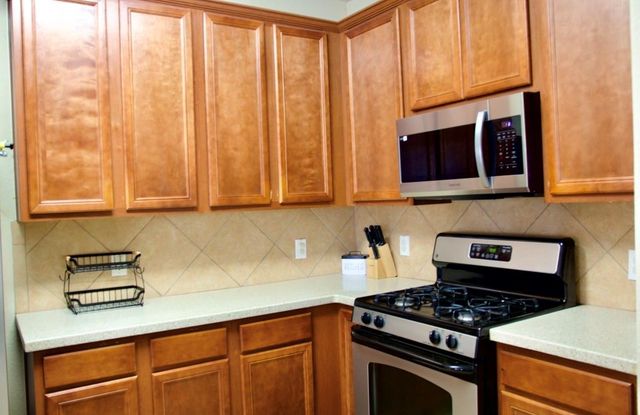 7911 Trestletree Way, Baytown, TX 77521