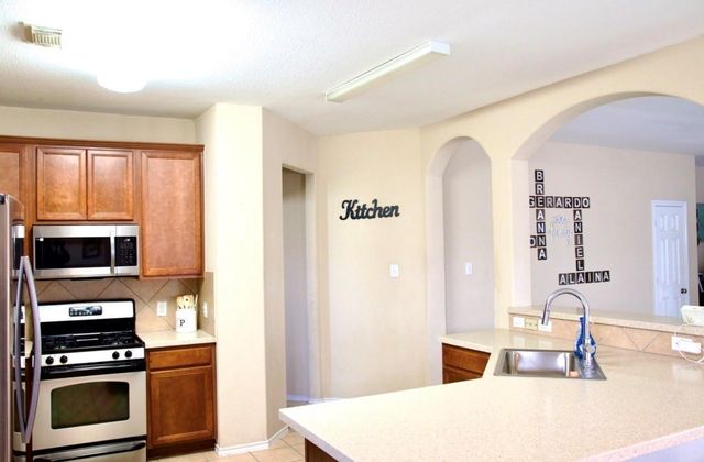 7911 Trestletree Way, Baytown, TX 77521