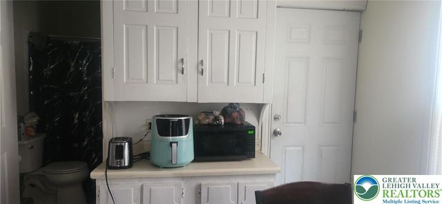 215 North 10th Street, Allentown City, PA 18102