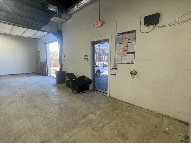 2337-2 N College Avenue, Fayetteville, AR 72703