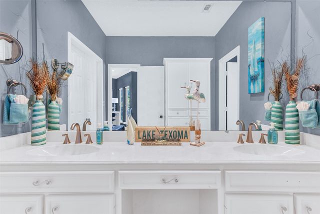 131 Greenway Bend, Pottsboro, TX 75076