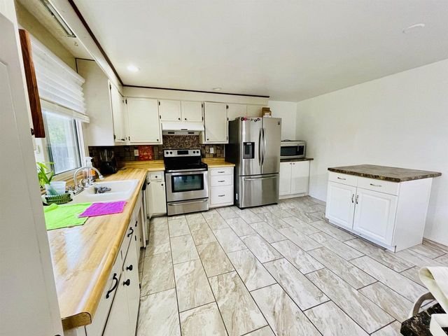 2565 CARMEL LANE, Green Bay, WI 54311