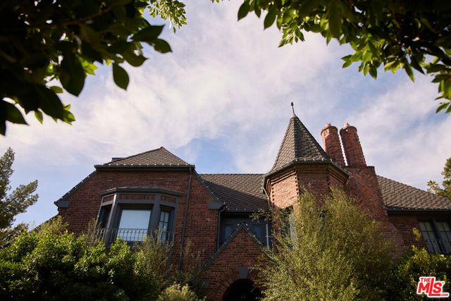 2501 N Vermont Avenue, Los Angeles, CA 90027