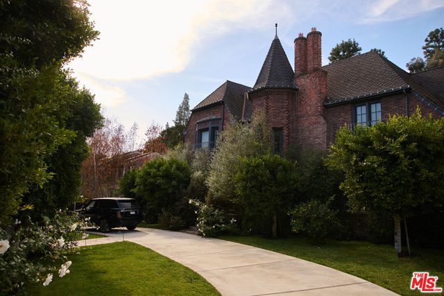 2501 N Vermont Avenue, Los Angeles, CA 90027