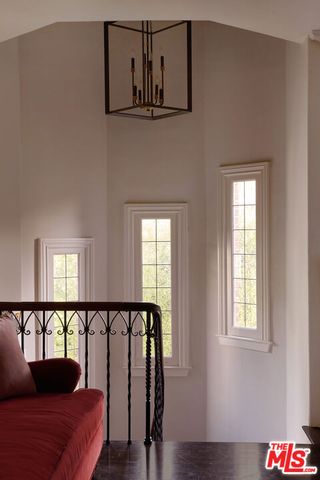 2501 N Vermont Avenue, Los Angeles, CA 90027