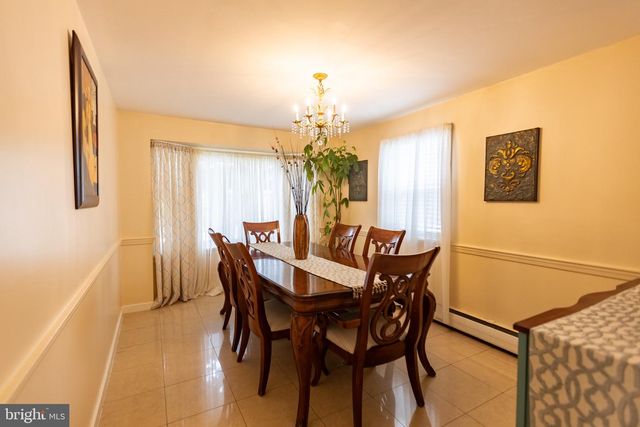 422 CARSONIA AVE, Reading, PA 19606