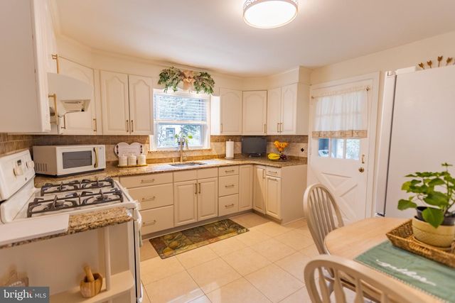 422 CARSONIA AVE, Reading, PA 19606