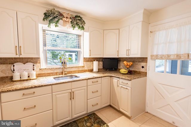 422 CARSONIA AVE, Reading, PA 19606