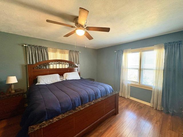 9596 W Us Highway 79, Hearne, TX 77859