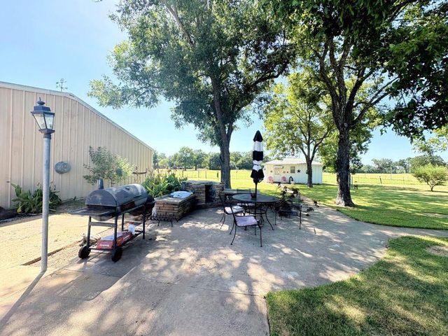 9596 W Us Highway 79, Hearne, TX 77859