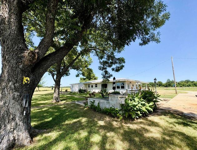 9596 W Us Highway 79, Hearne, TX 77859