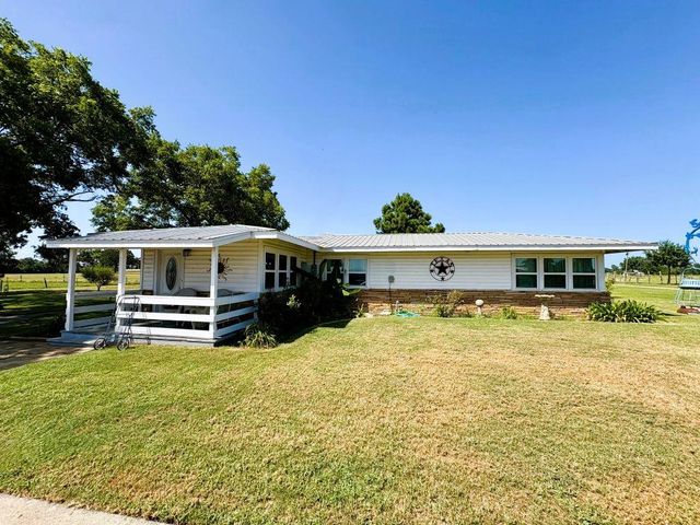 9596 W Us Highway 79, Hearne, TX 77859