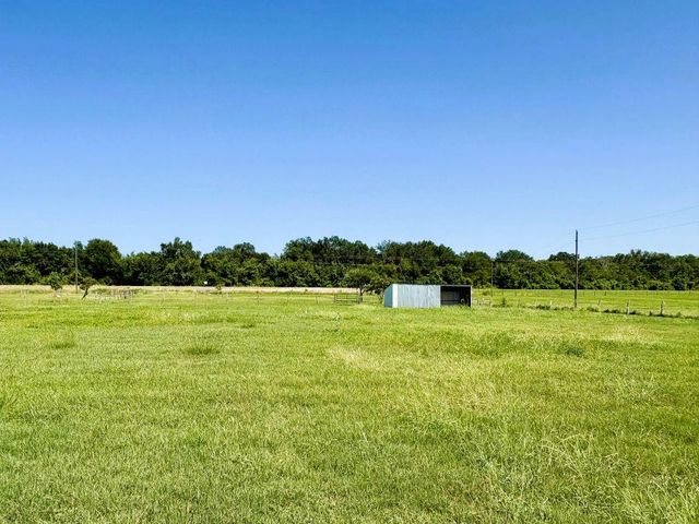 9596 W Us Highway 79, Hearne, TX 77859