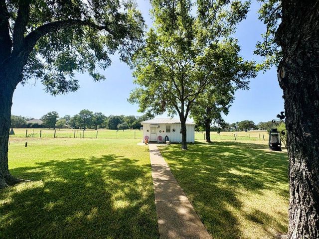 9596 W Us Highway 79, Hearne, TX 77859