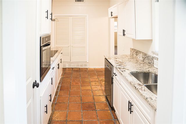 6509 Yorkshire Drive, Forest Hill, TX 76119