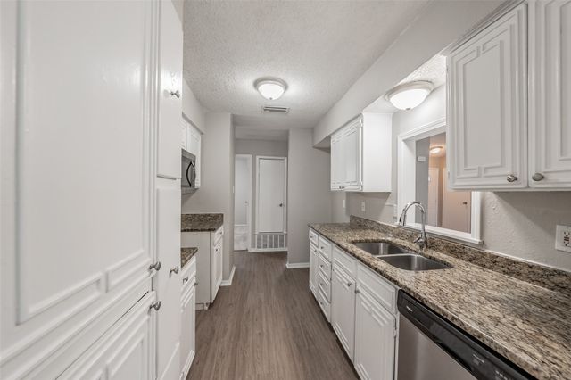 1250 Granada Lane, Lewisville, TX 75067