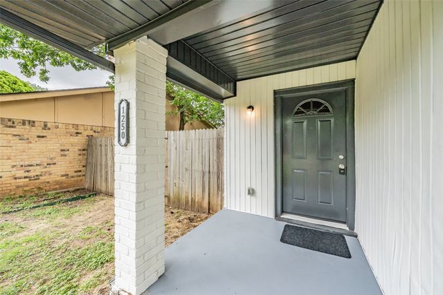 1250 Granada Lane, Lewisville, TX 75067