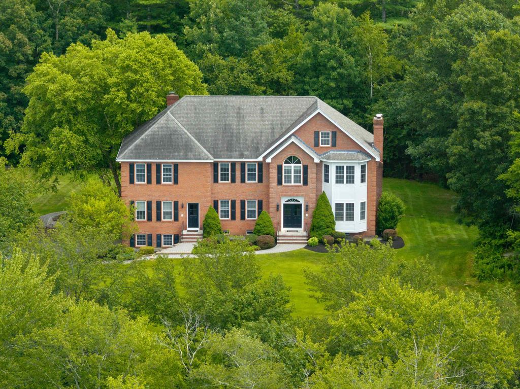 8 Arcadia Lane, Salem, NH 03079