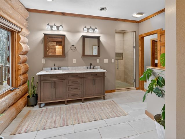 837 E Whitetail Drive, Midland, MI 48640