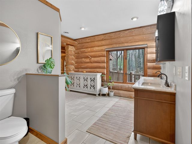 837 E Whitetail Drive, Midland, MI 48640