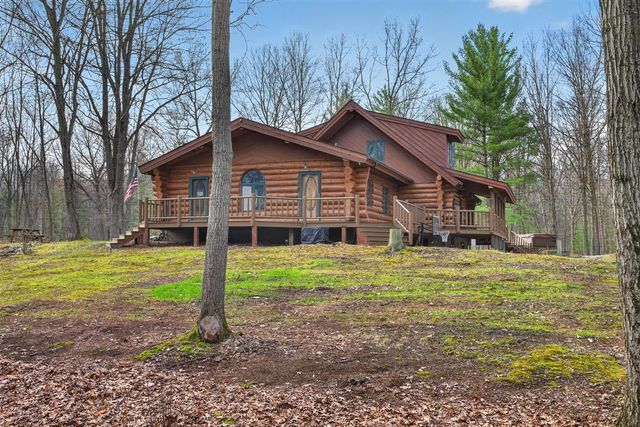 837 E Whitetail Drive, Midland, MI 48640