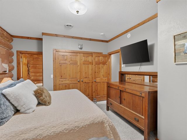 837 E Whitetail Drive, Midland, MI 48640