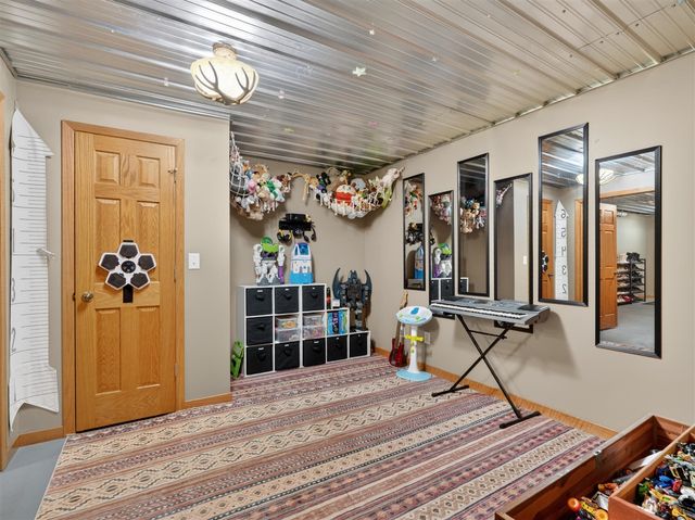 837 E Whitetail Drive, Midland, MI 48640