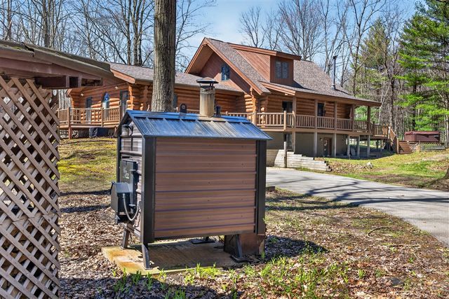 837 E Whitetail Drive, Midland, MI 48640