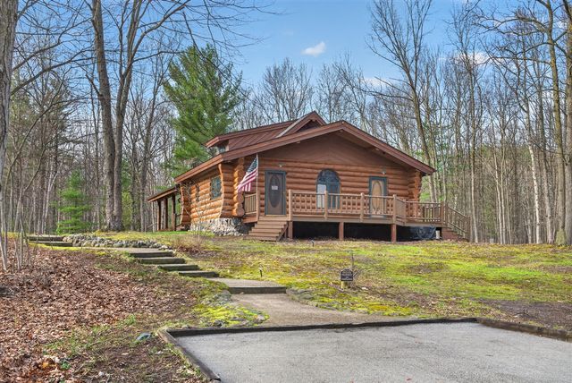 837 E Whitetail Drive, Midland, MI 48640