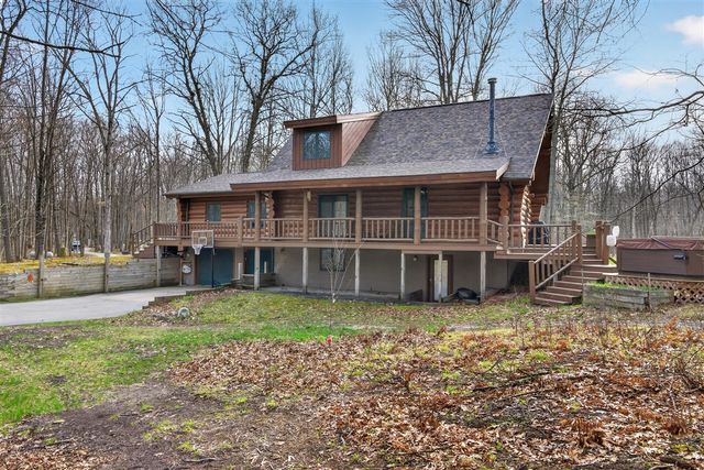 837 E Whitetail Drive, Midland, MI 48640