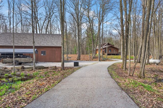 837 E Whitetail Drive, Midland, MI 48640