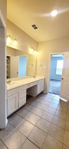 933 Ravenwood Lane, Van Alstyne, TX 75495