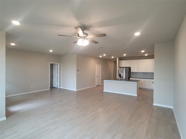 933 Ravenwood Lane, Van Alstyne, TX 75495