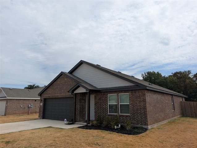 504 Jameson Street, Springtown, TX 76082