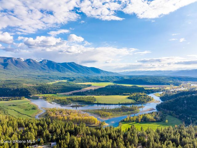 454 S Division St, Moyie Springs, ID 83845