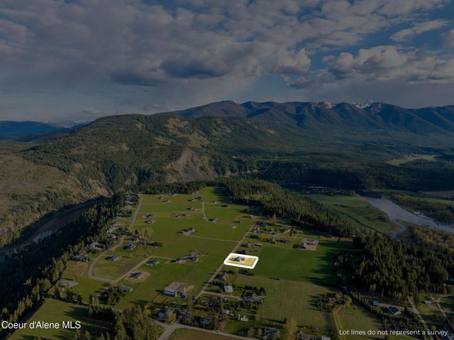 454 S Division St, Moyie Springs, ID 83845